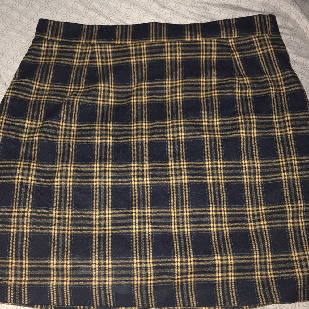 women’s dark blue and yellow plaid skirt